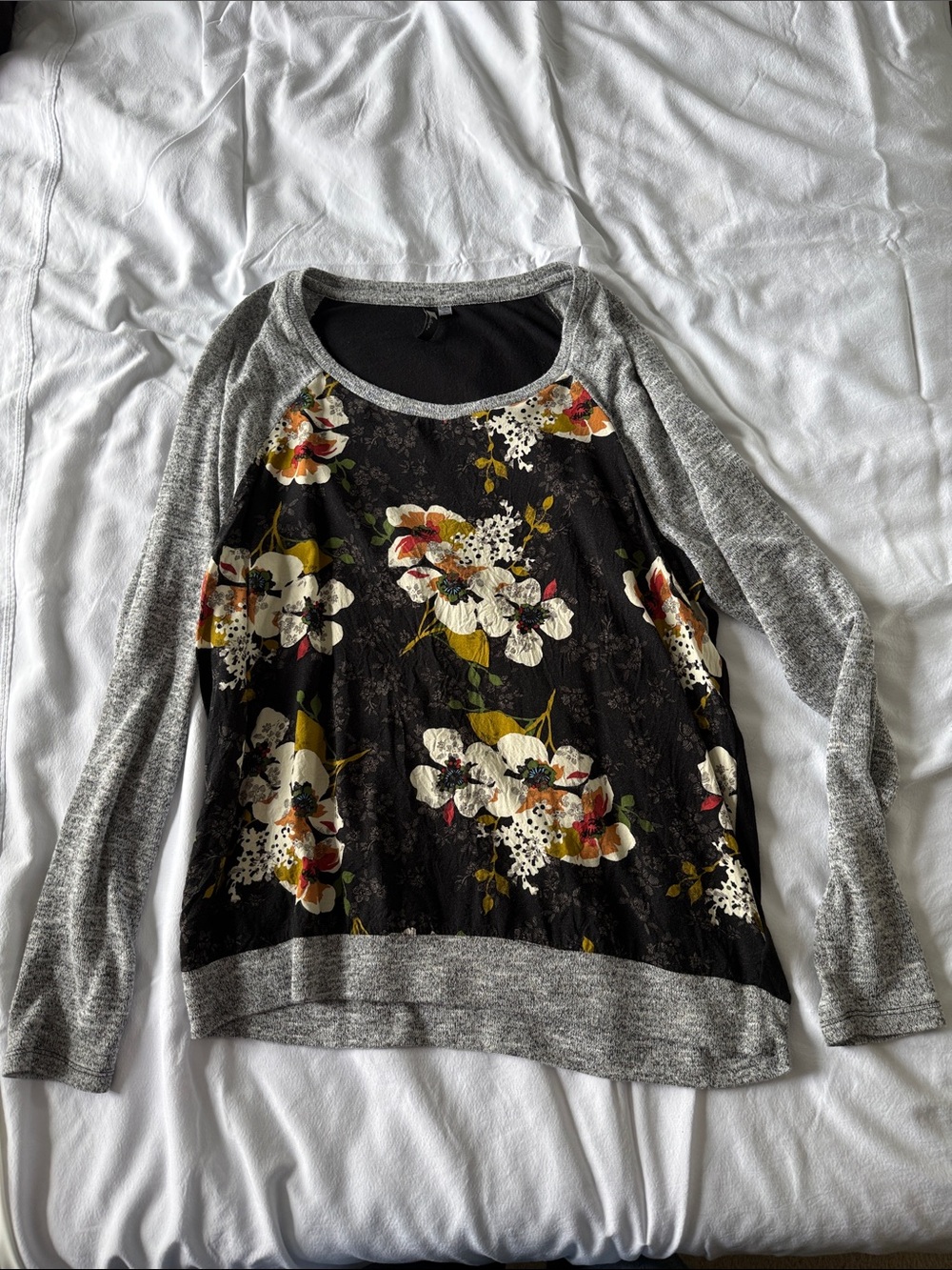 Kut from the Kloth Black Floral Raglan Long Sleeve Top